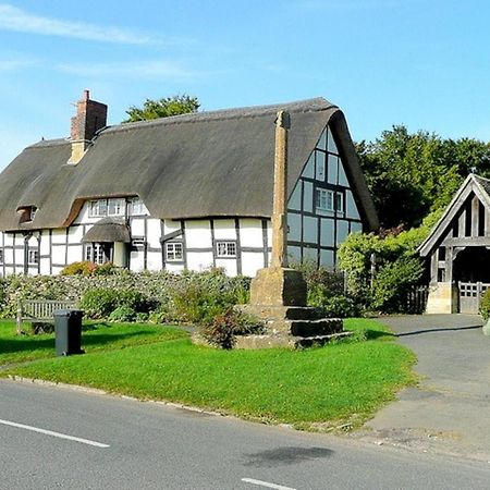 Stunning 5-Bed Cabin In Ashton Under Hill 伊夫舍姆 外观 照片